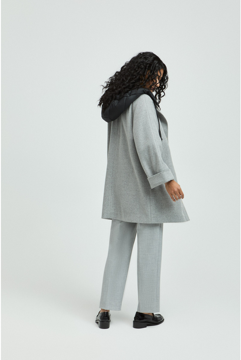 Mid-length coat 