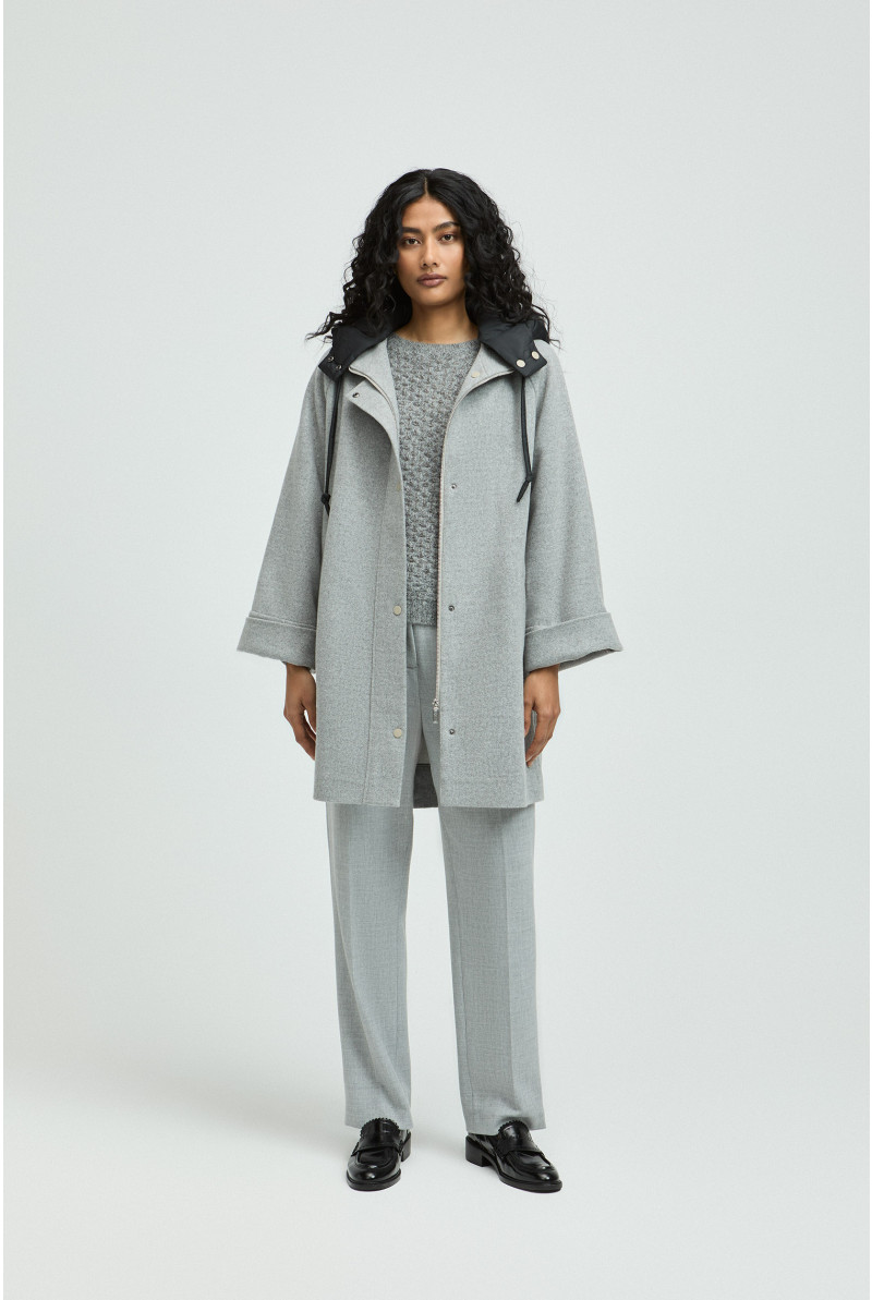 Mid-length coat 