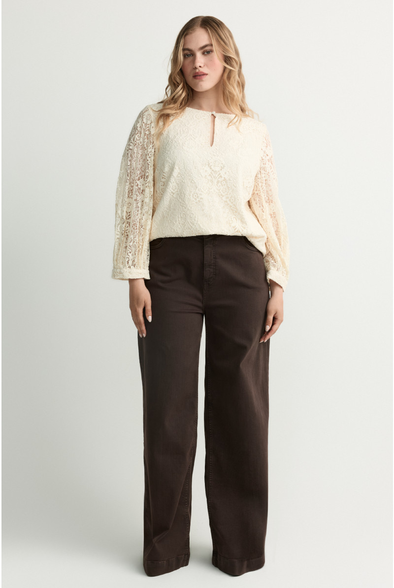 Wide-leg jeans
