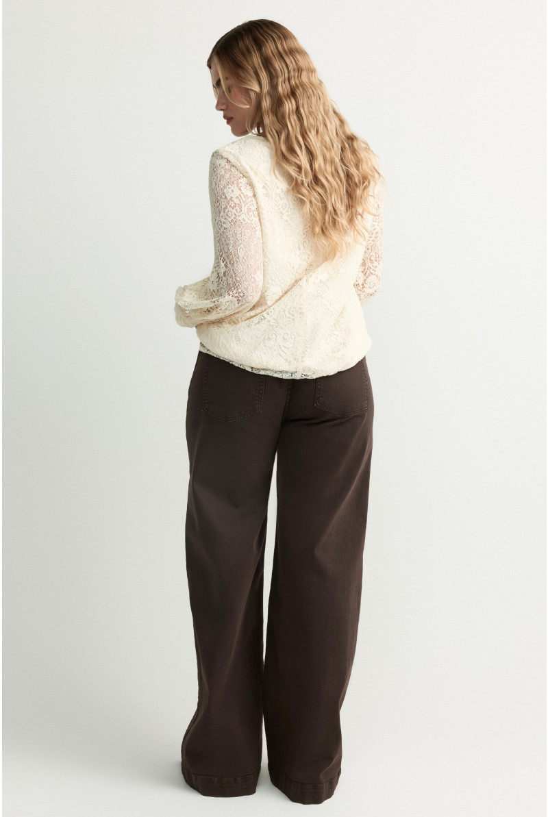 Wide-leg jeans