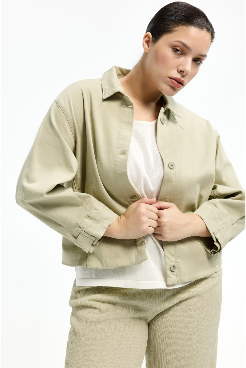 Contemporary jacket with buttons