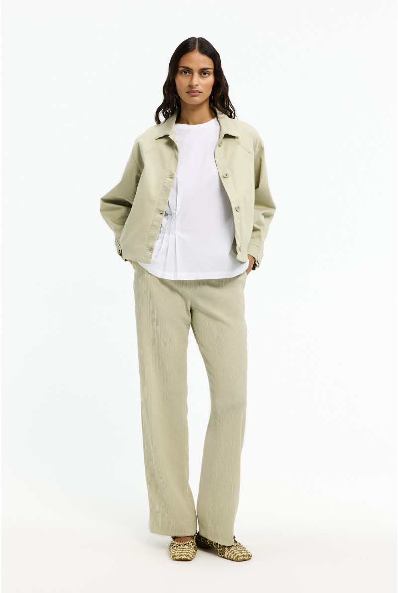 Contemporary jacket with buttons