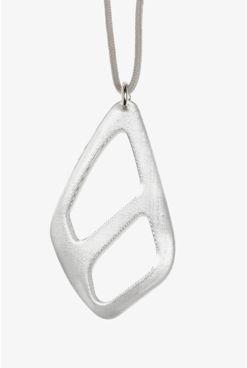 Lange Kette mit Anhänger