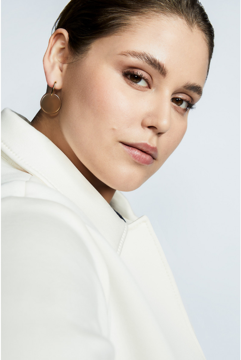 Round earrings
