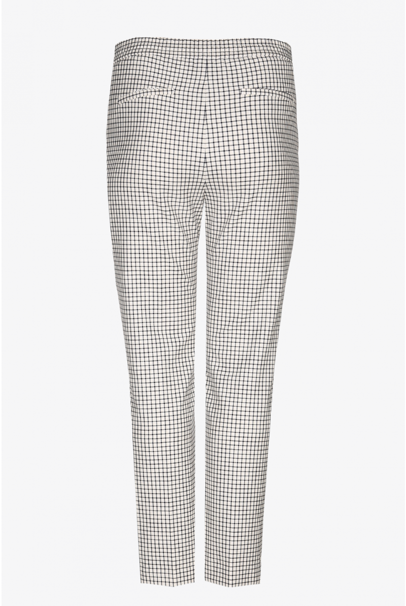Trousers with elastic