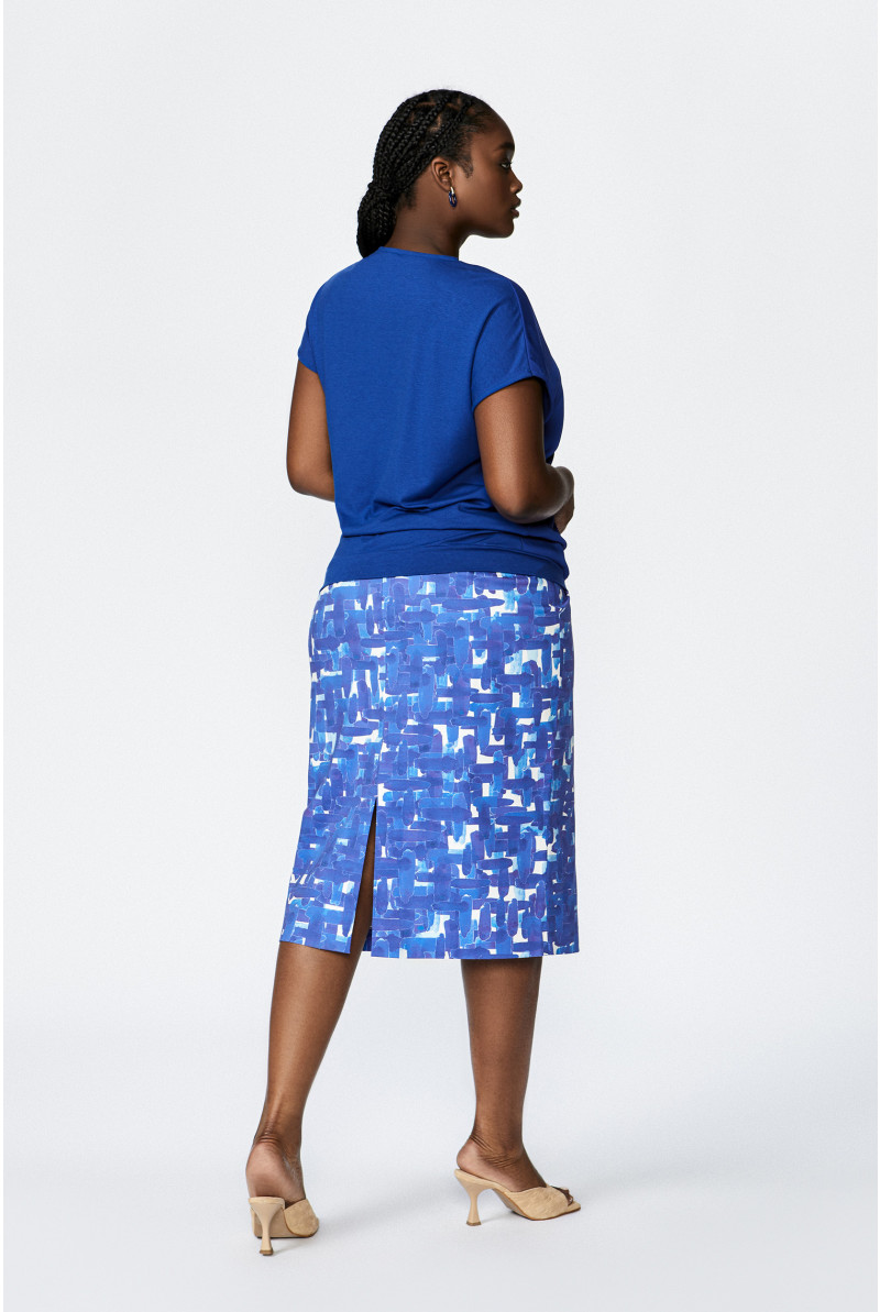 Skirt with polygrid print