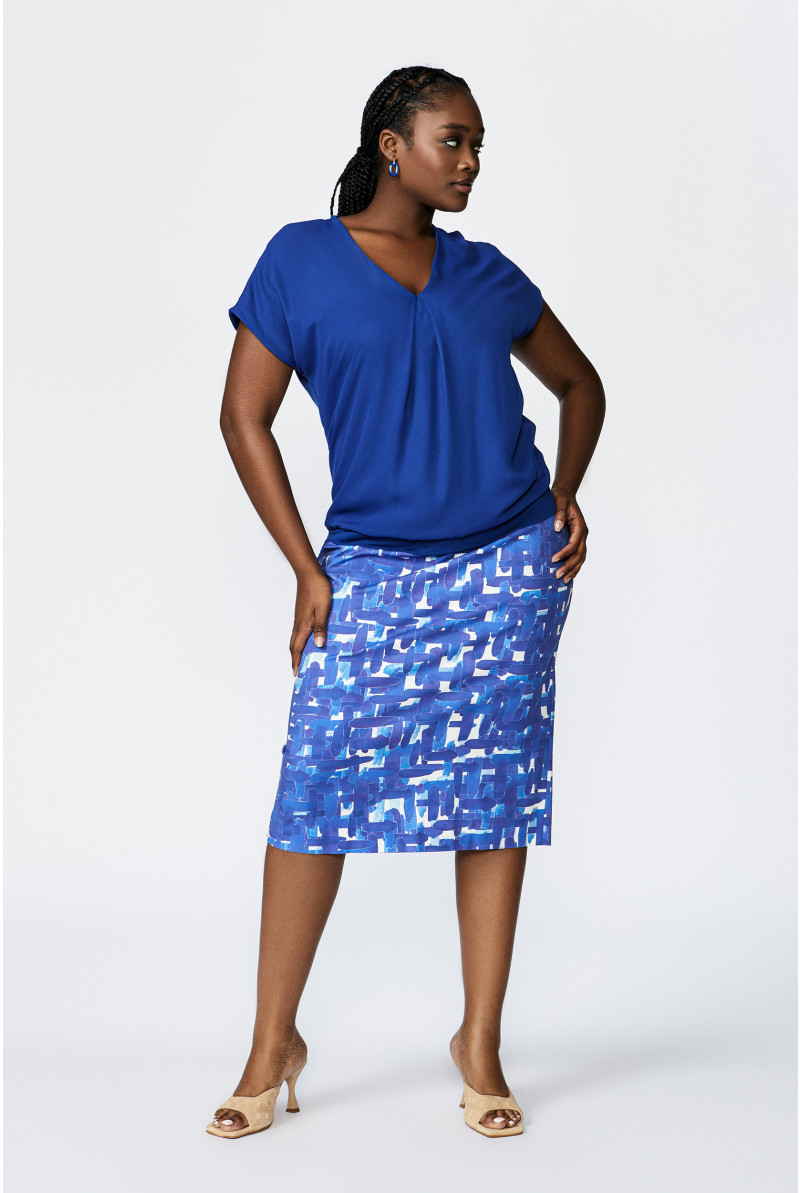 Skirt with polygrid print