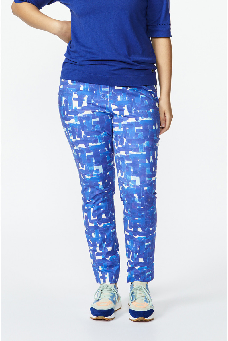 Trousers with polygrid print