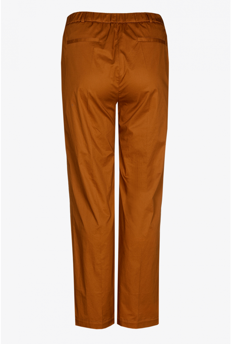 Trousers with wide legs