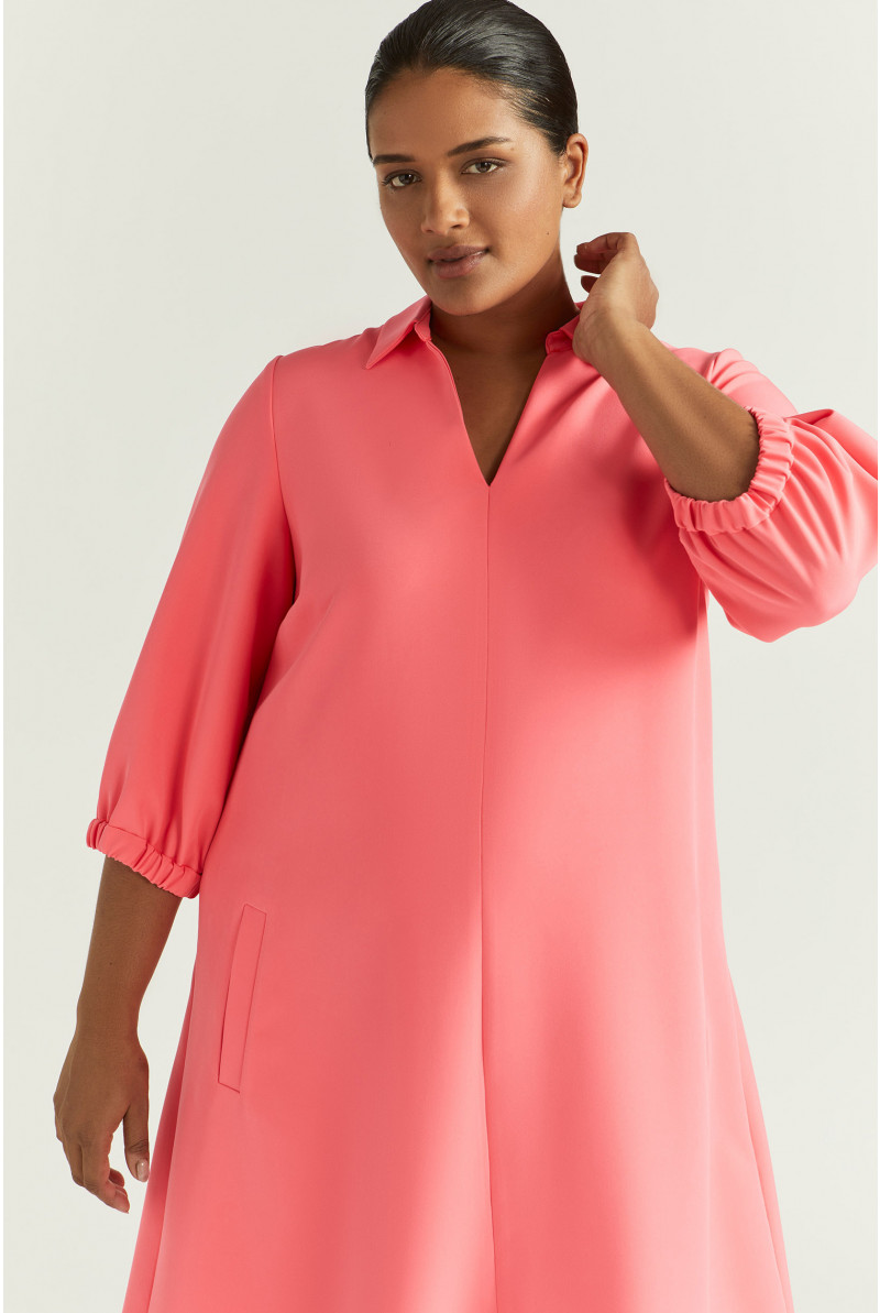 Robe en ligne A en tissu sergé
