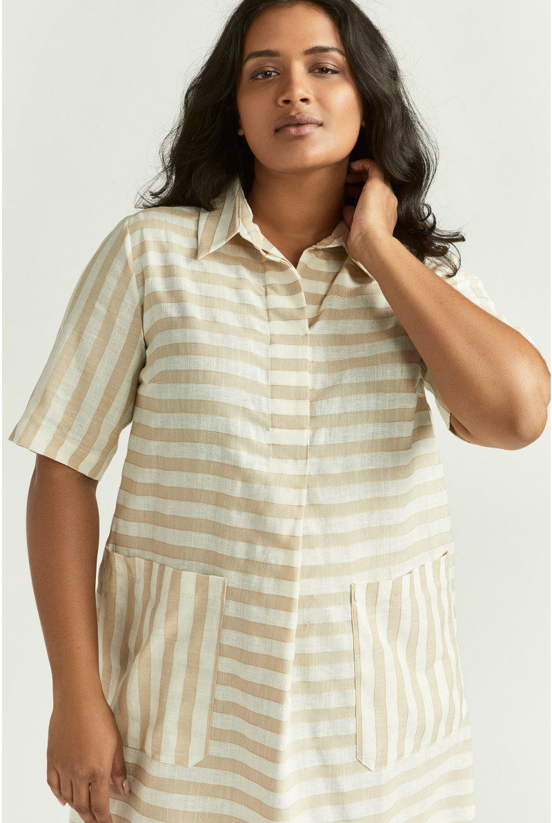 Robe courte rayée