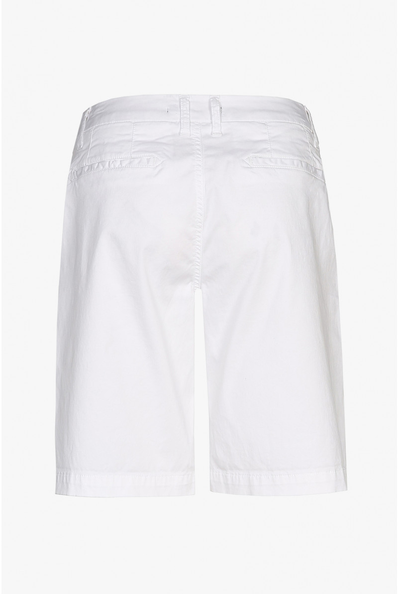White shorts with stretch