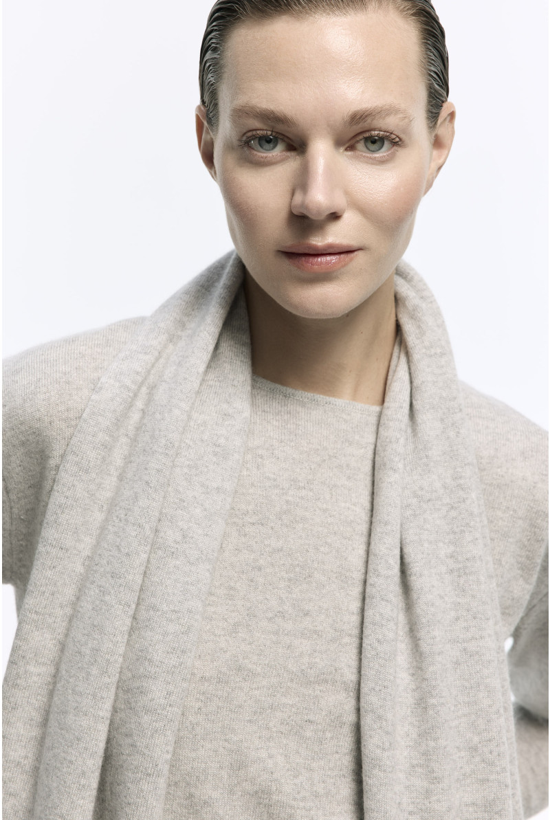 Grauer Cashmere Pullover mit Rundhalsausschnitt