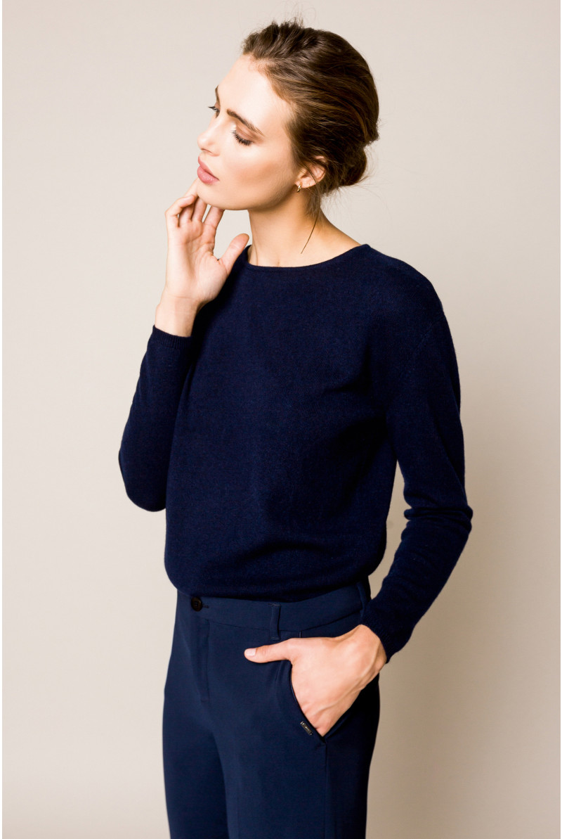 Navy-blue cashmere jumper with a round neck