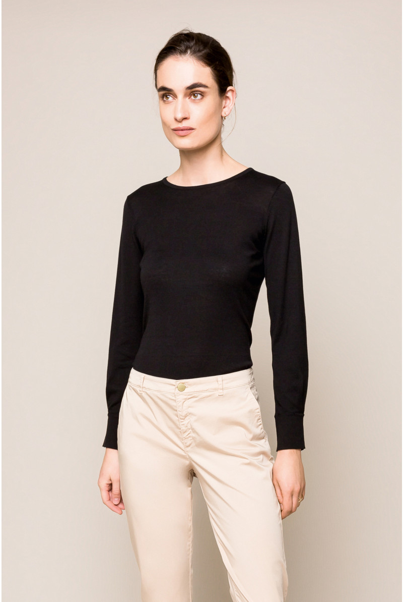 Black, long-sleeved jumper in silk