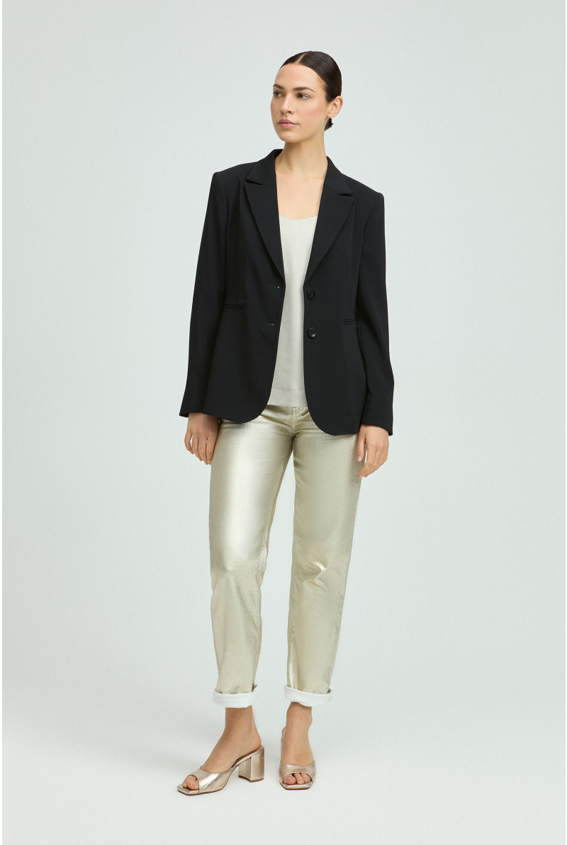Zwarte getailleerde, kreukvrije blazer
