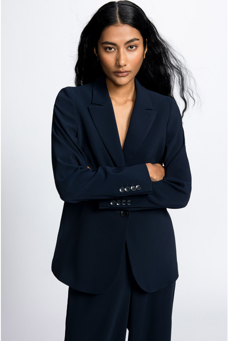 Tailored dark-blue wrinkle-free blazer