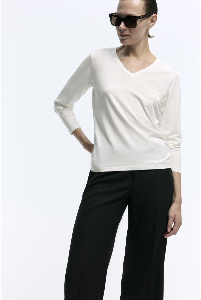 T-shirt met V-hals en lange mouwen