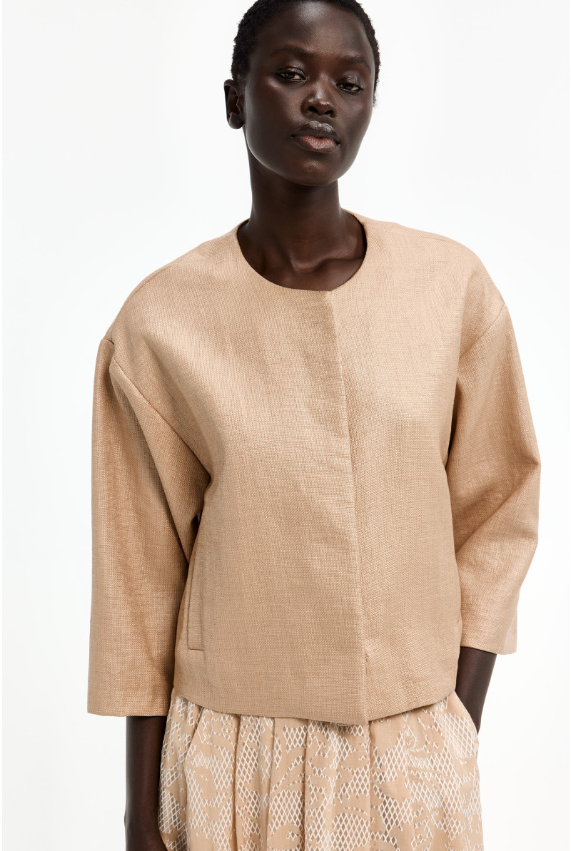 Smart jacket in raffia