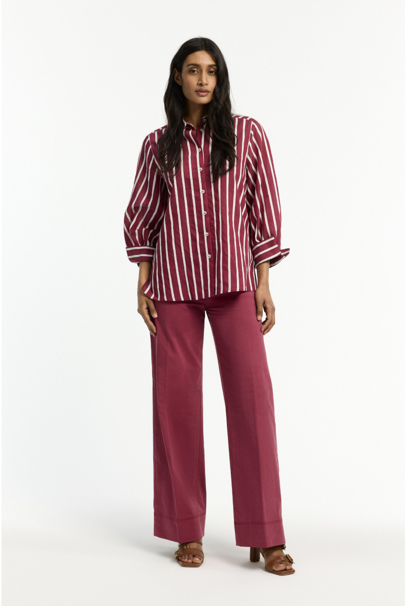 Pantalon moderne aux jambes larges