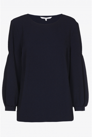 Blouse with round neck