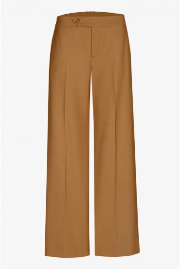 Tailored trousers with straight legs