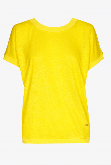 T-shirt with cut-out back