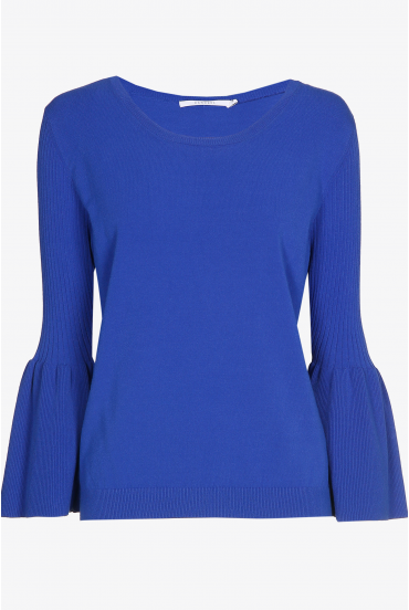 Pullover with flounce sleeves