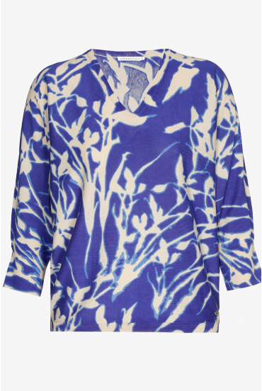 Pullover with original floral print