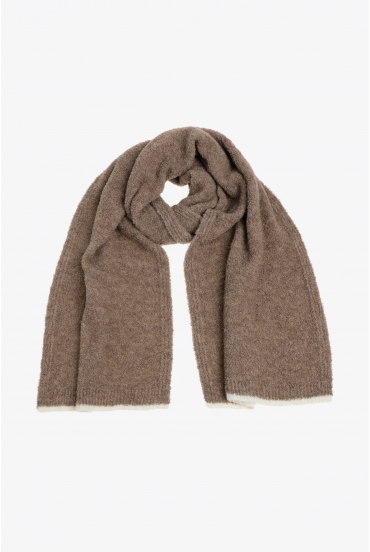 Scarf with contrasting trim