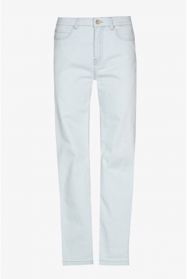 Jeans with straight legs