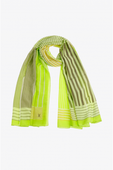 Scarf with stripes