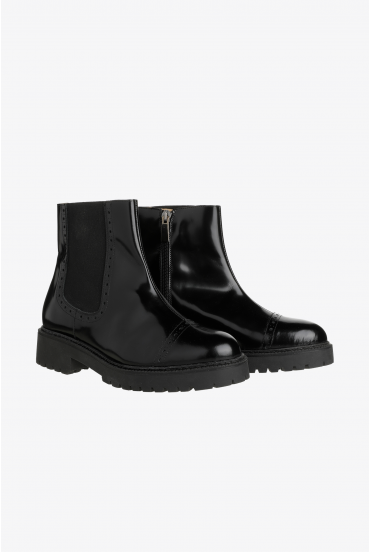 Stylish Chelsea boots 