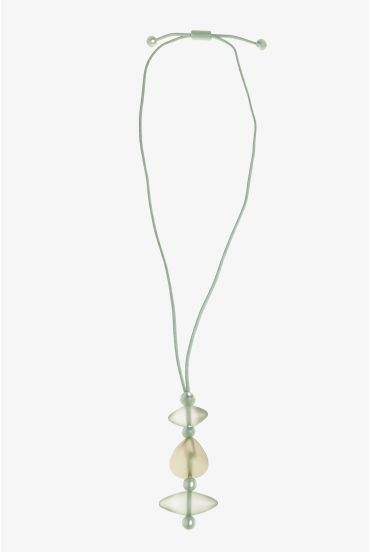 Lange halsketting met harsparels