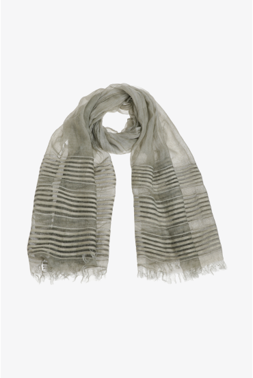 Kalt gefärbter Schal