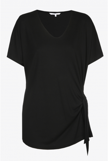 Mid-length black T-shirt