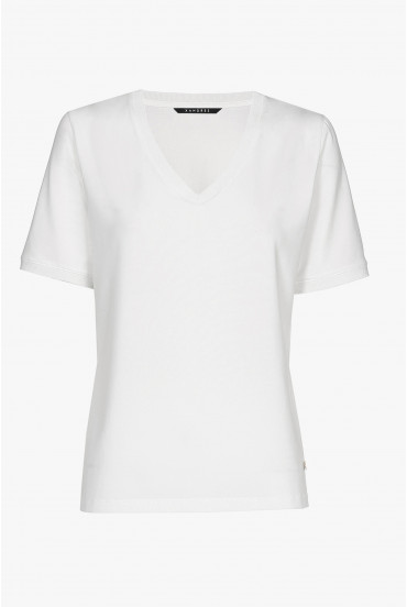 T-shirt blanc à manches courtes et col en V.