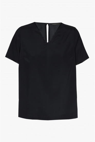 Schwarzes Seiden-T-Shirt mit V-Ausschnitt und kurzen Ärmeln