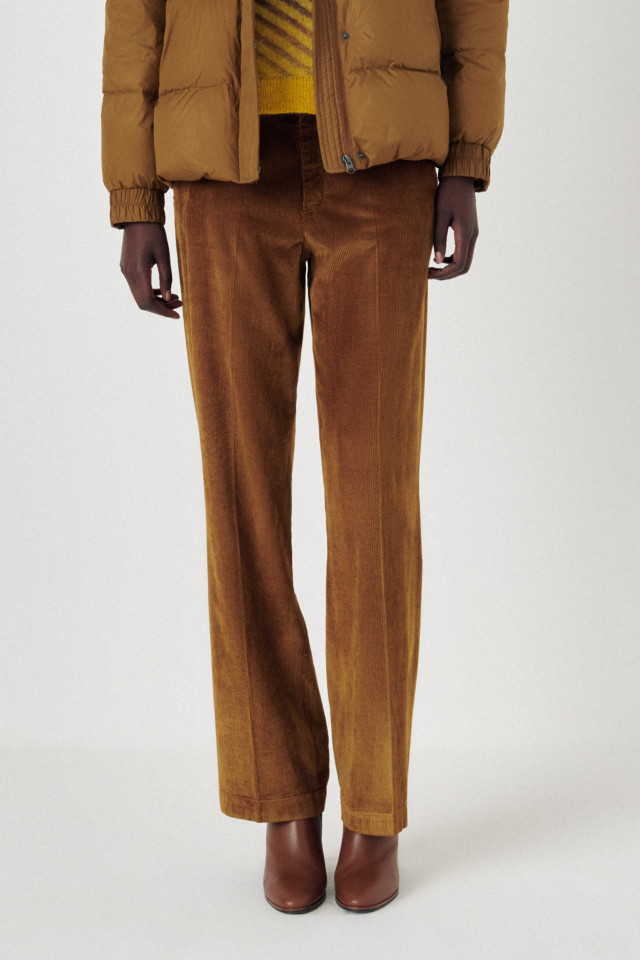 Thin-ribbed corduroy trousers
