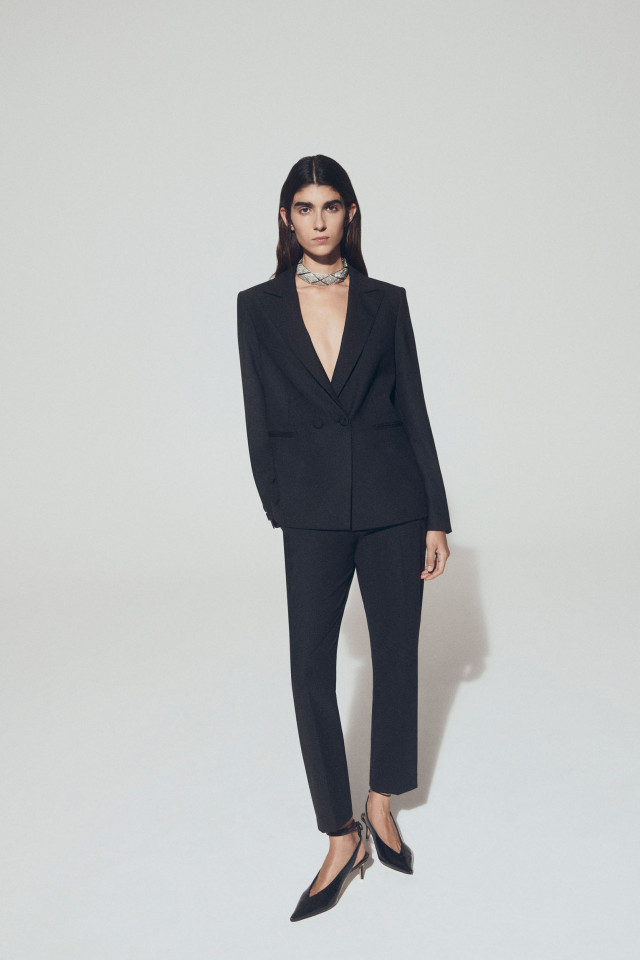 Blazer with lapel collar