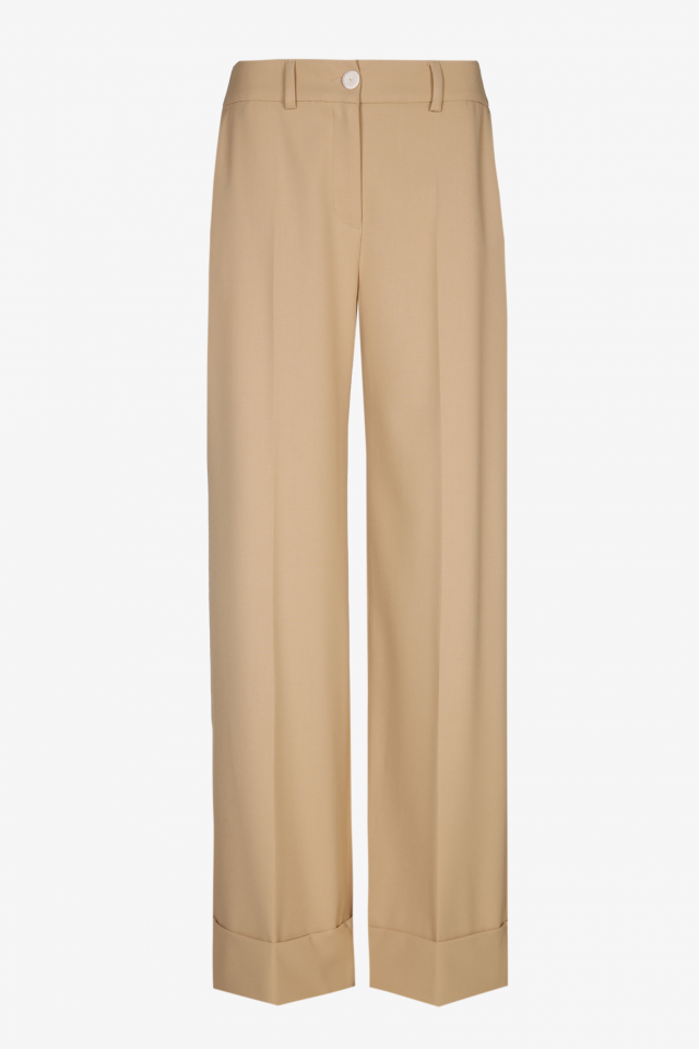 Trousers with wide legs
