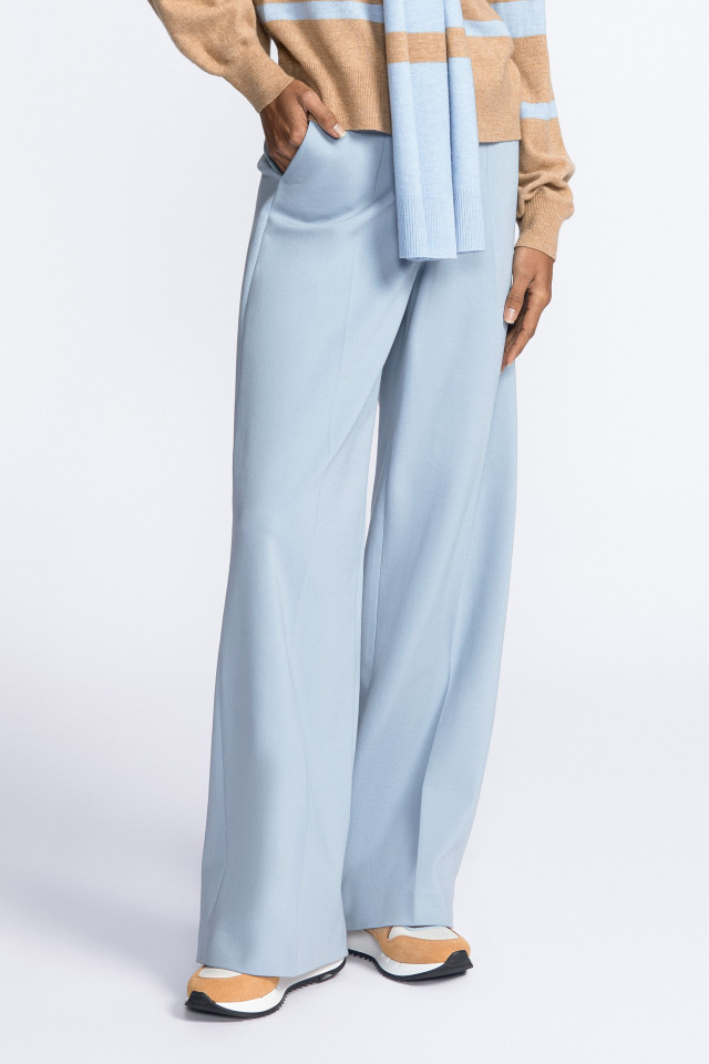 Wide-leg trousers