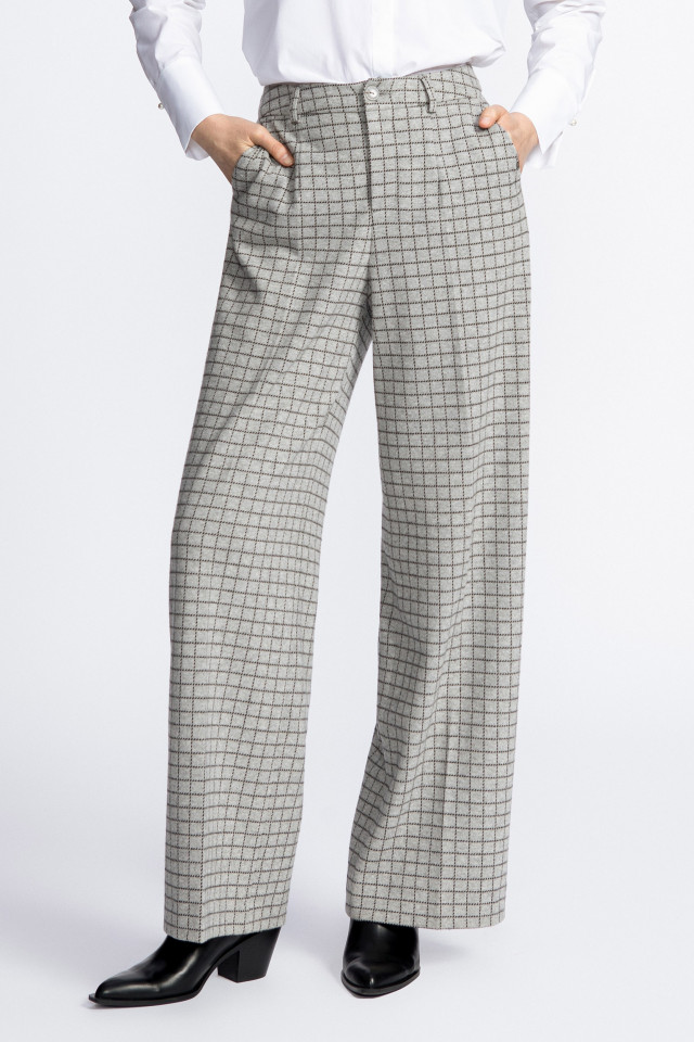 Wide-leg checked trousers
