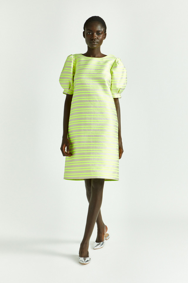 Robe en taffetas avec manches ballon