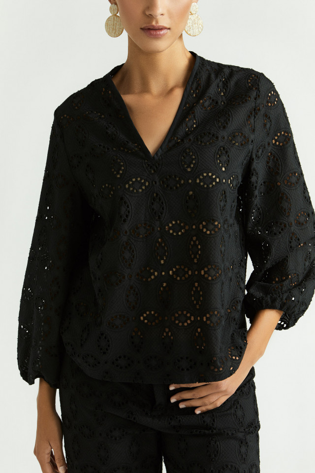 Blouse met broderie anglaise