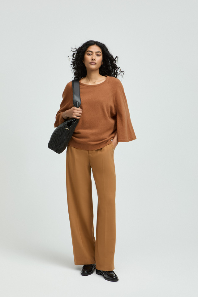 Tailored trousers with straight legs