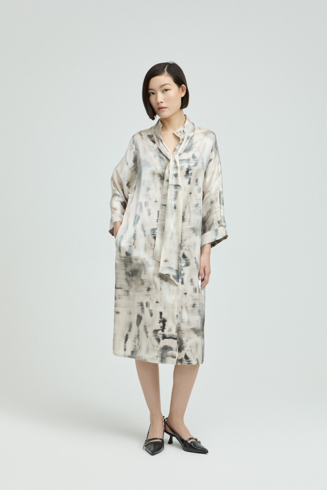 Doorknot dress with satin look