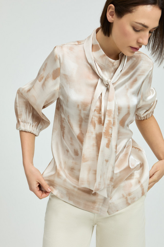 Blouse with print 
