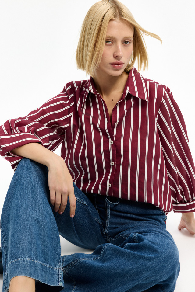 Gestreifte feminine Bluse