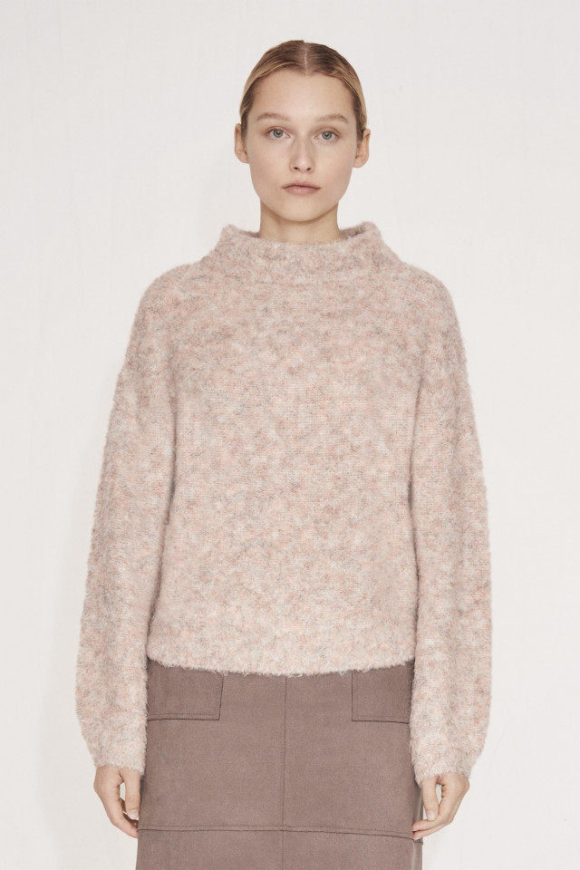 Light pink woollen pullover